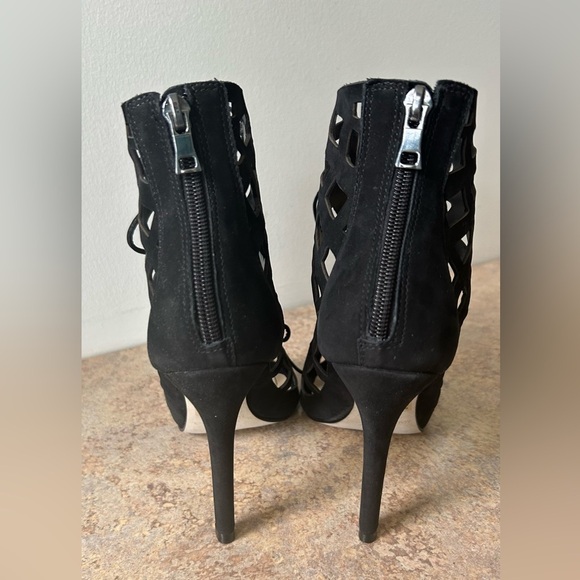 Steve Madden NWOT Sedduce Black Leather Upper Cage High Heels size 6 - Picture 5 of 7